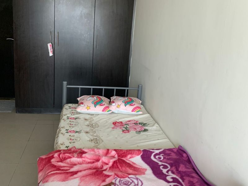 Bed Space in Master Bedroom Available For Ladies In Dubai Sports City AED 1500 Per Month